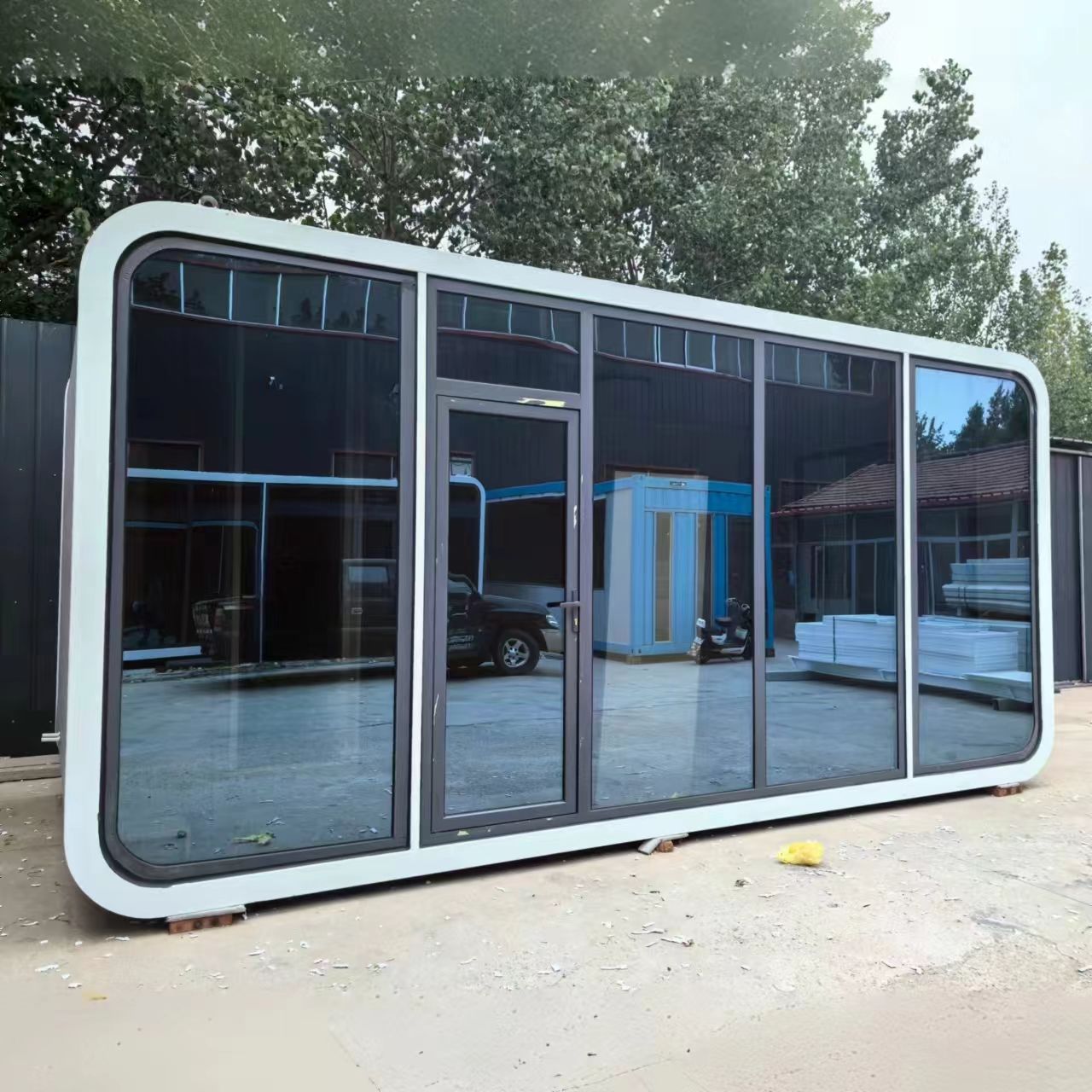 Mordern glass house